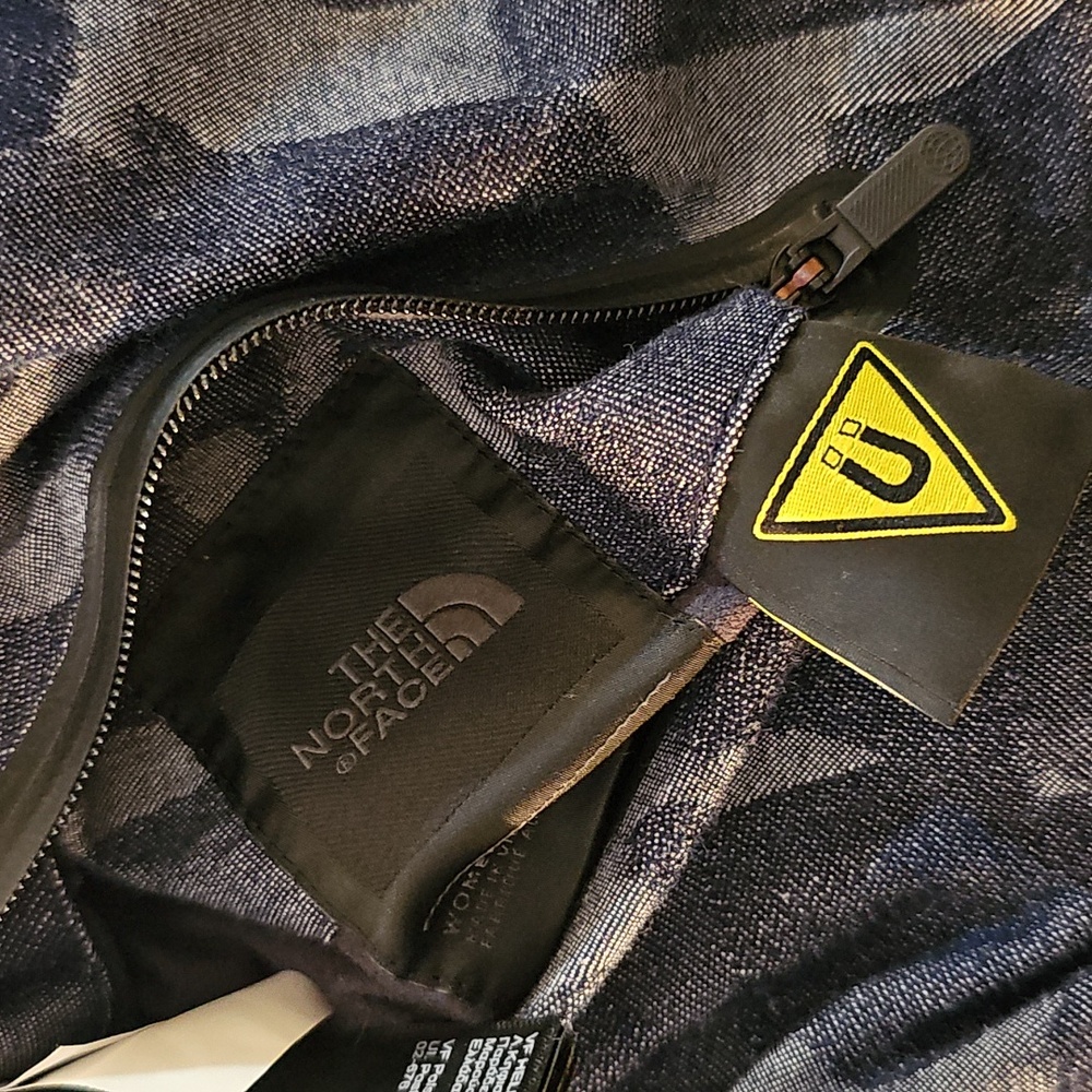 The North Face Cryos Reversible GTX Down Bomber Jacket Indigo Denim Jacquard L - Picture 8 of 9
